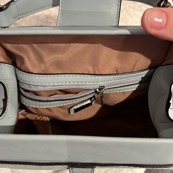 GUESS small turquoise purse - Picture 7 of 7